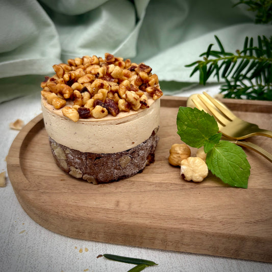 Hazelnoten-crunch bavarois met caramel en hazelnootstukjes